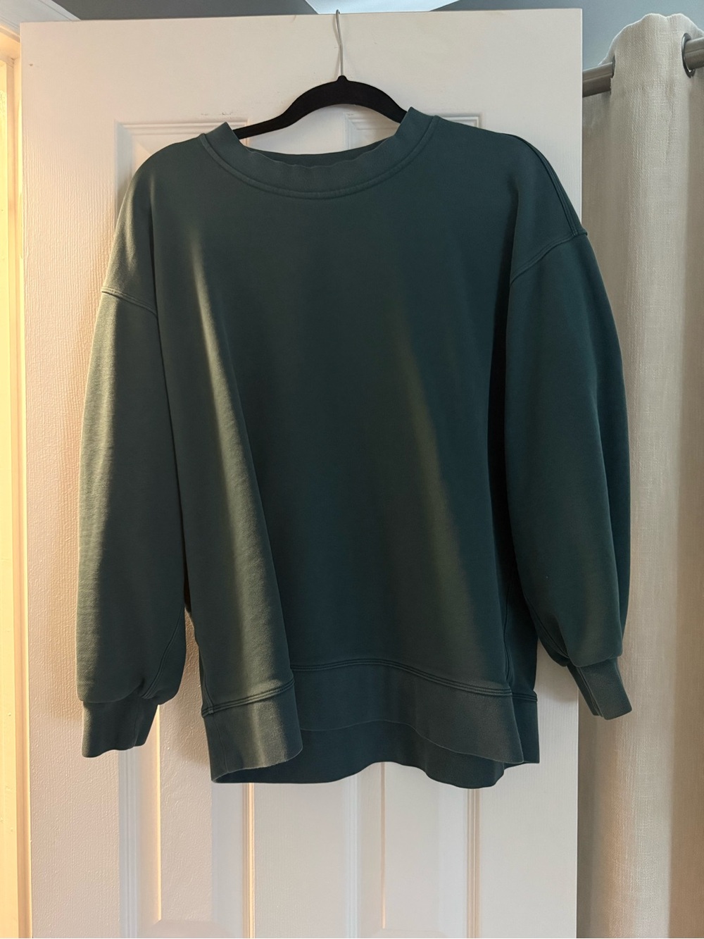 Lululemon perfectly oversized crew green jasper size 6